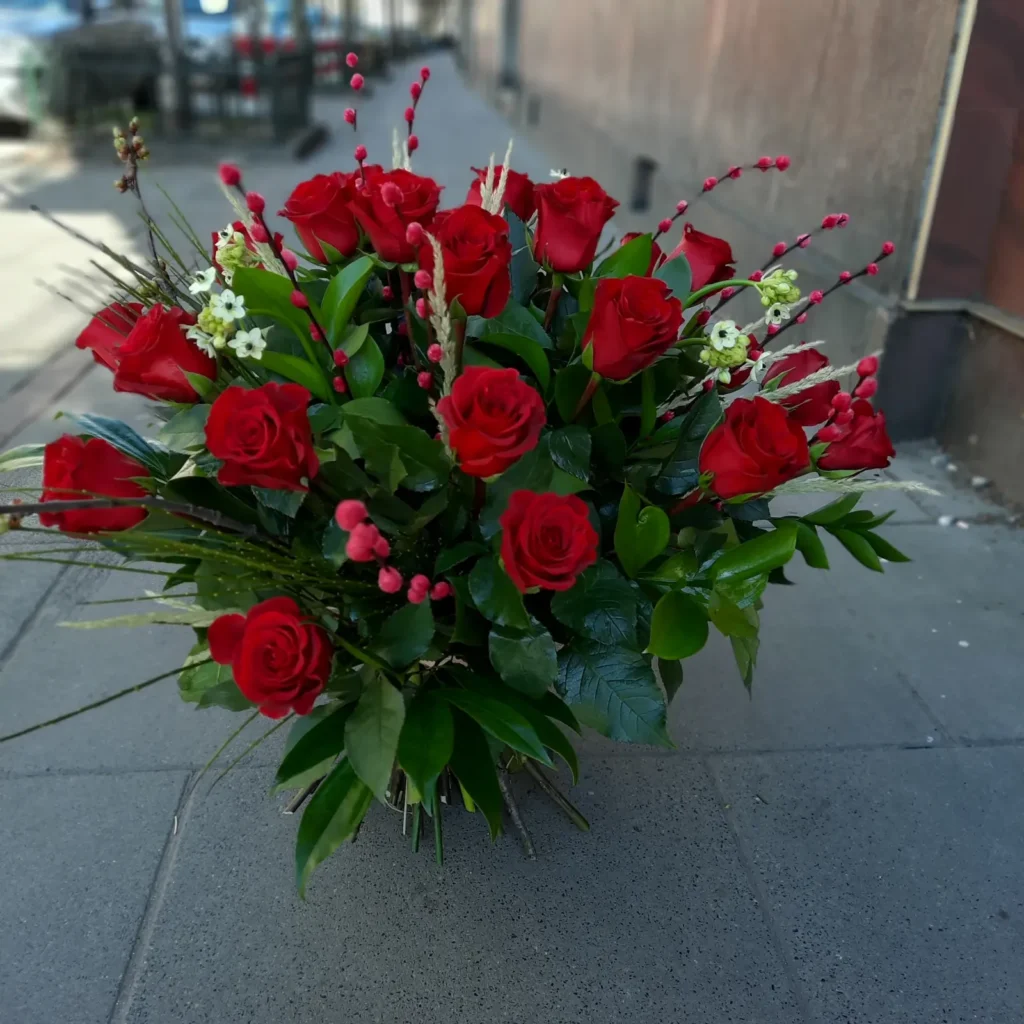 Bukiet z czerwonych róż - Wiosenna Pracownia Florystyczna, Kraków